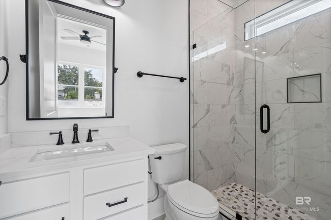 Bathroom | Image 24
