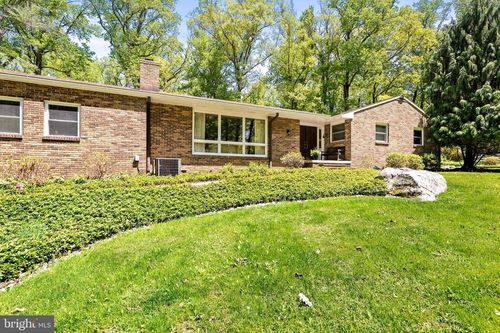 98 Snydertown Rd, Hopewell, NJ, 08525-2705 | Card Image