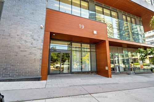 3508-19 Western Battery Rd, Toronto, ON, M6K0E3 | Card Image