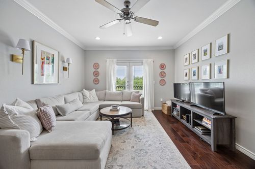 1211-3102 Kings Rd, Dallas, TX, 75219-1323 | Card Image
