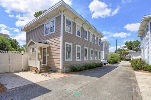 107 W 31st Ln, Savannah, GA, 31401-7328 | Card Image