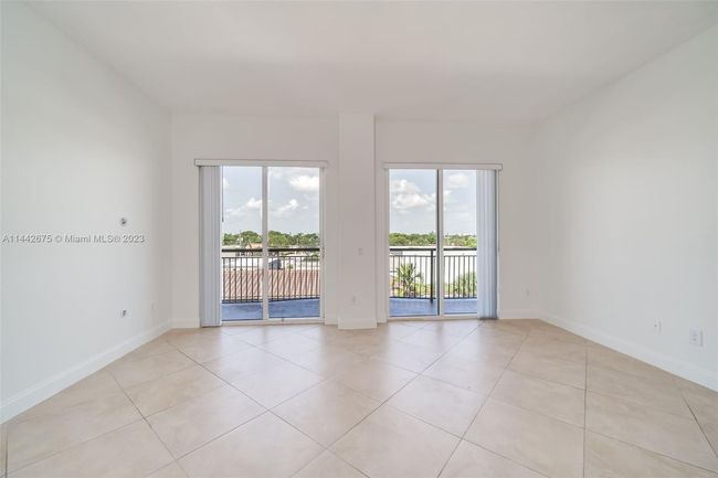 APT-305 - 2633 Ne 14 Th Ave, Condo with 2 bedrooms, 2 bathrooms and null parking in Wilton Manors FL | Image 5
