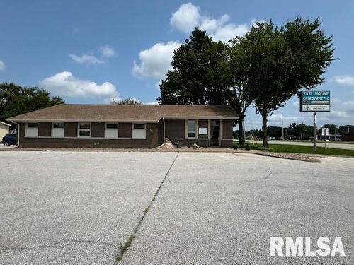 379 Avenue Of The Cities, East Moline, IL, 61244-4023 | Card Image