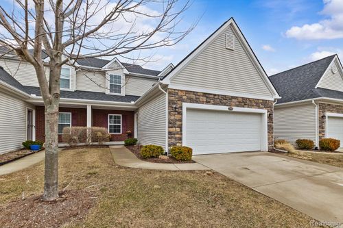 3333 Grove Ln, Auburn Hills, MI, 48326-3979 | Card Image