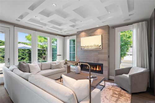 2685 Burdick Ave, Oak Bay, BC, V8R3L8 | Card Image