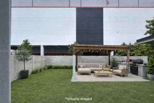 back-3529 Nw 34th St, Miami, FL, 33142-5748 | Card Image