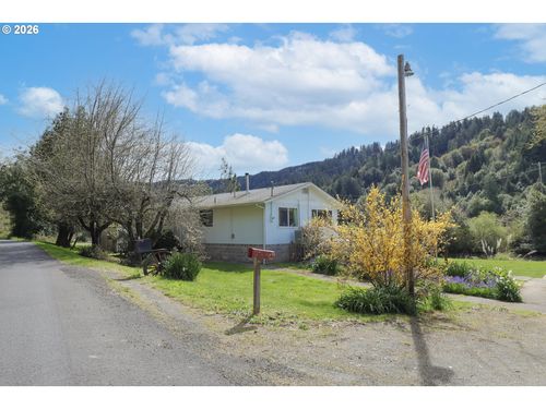 97832 S Coos River Ln, Coos Bay, OR, 97420-6508 | Card Image