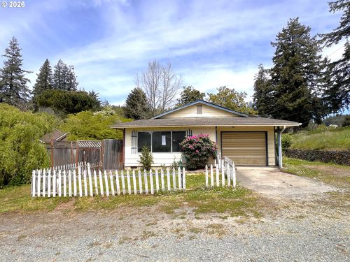 618 W 15th St, Coquille, OR, 97423-1038 | Card Image