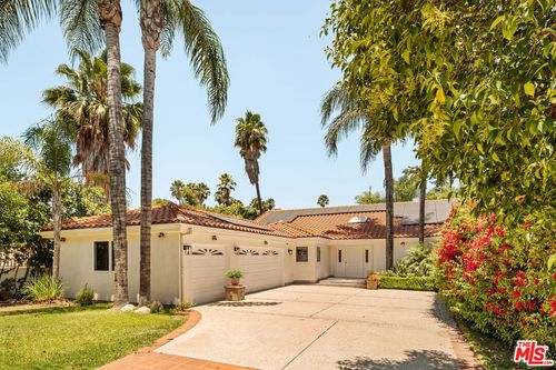 19443 Hatteras St, Tarzana, CA, 91356 | Card Image