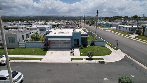 Ancla st #J05 Urb Isla De Roque States, BARCELONETA, PR, 00617 | Card Image