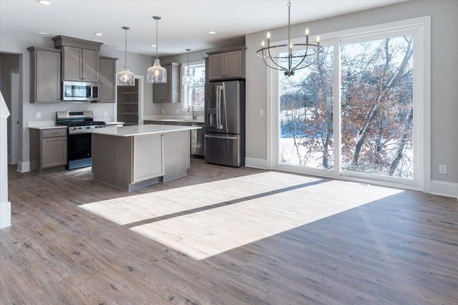 Dining & Kitchen | Image 5