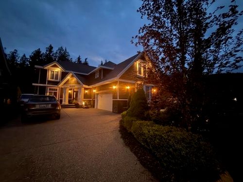 1012 Jay Cres, Squamish, BC, V8B0P2 | Card Image