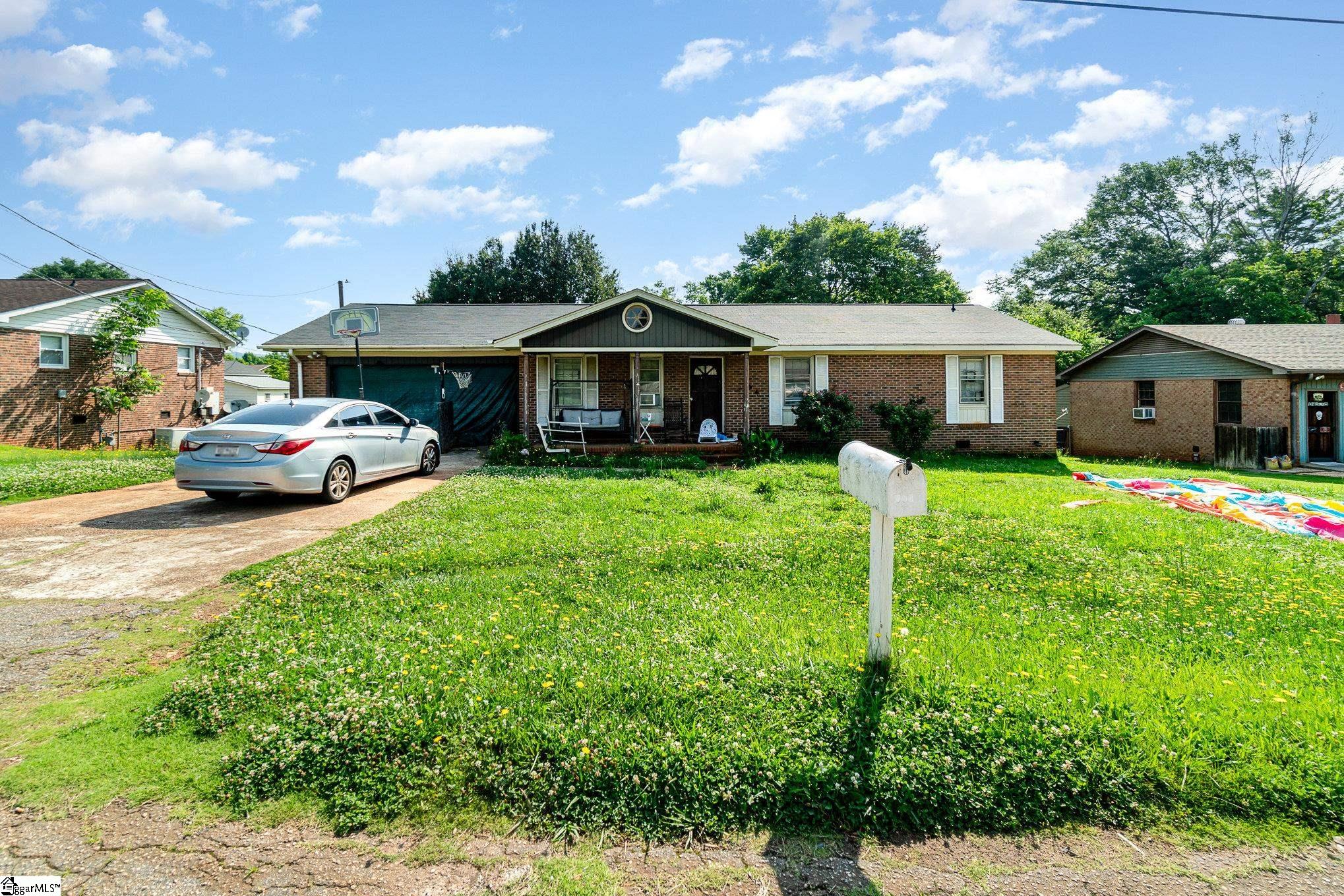 Watkins Rd, Greenville, SC 29617
