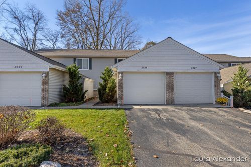 8525 Courtland Dr, Rockford, MI, 49341-7778 | Card Image