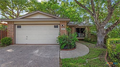209 Crystal Cyn, Universal City, TX, 78148-4035 | Card Image