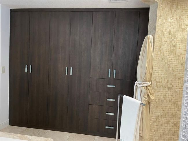 Master Bathroom | Image 20