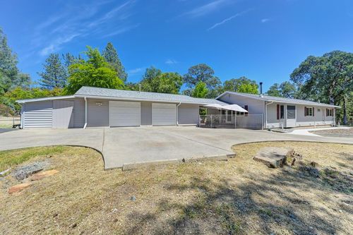 6317 Pikes Peak Cir, Garden Valley, CA, 95633-9525 | Card Image