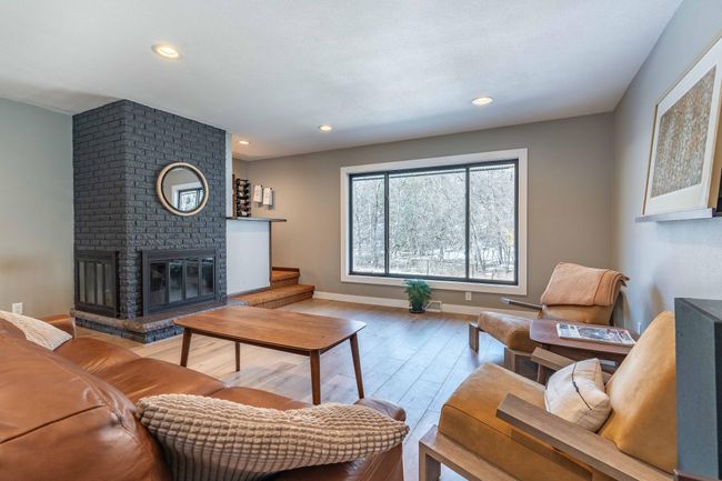 family room | Image 21