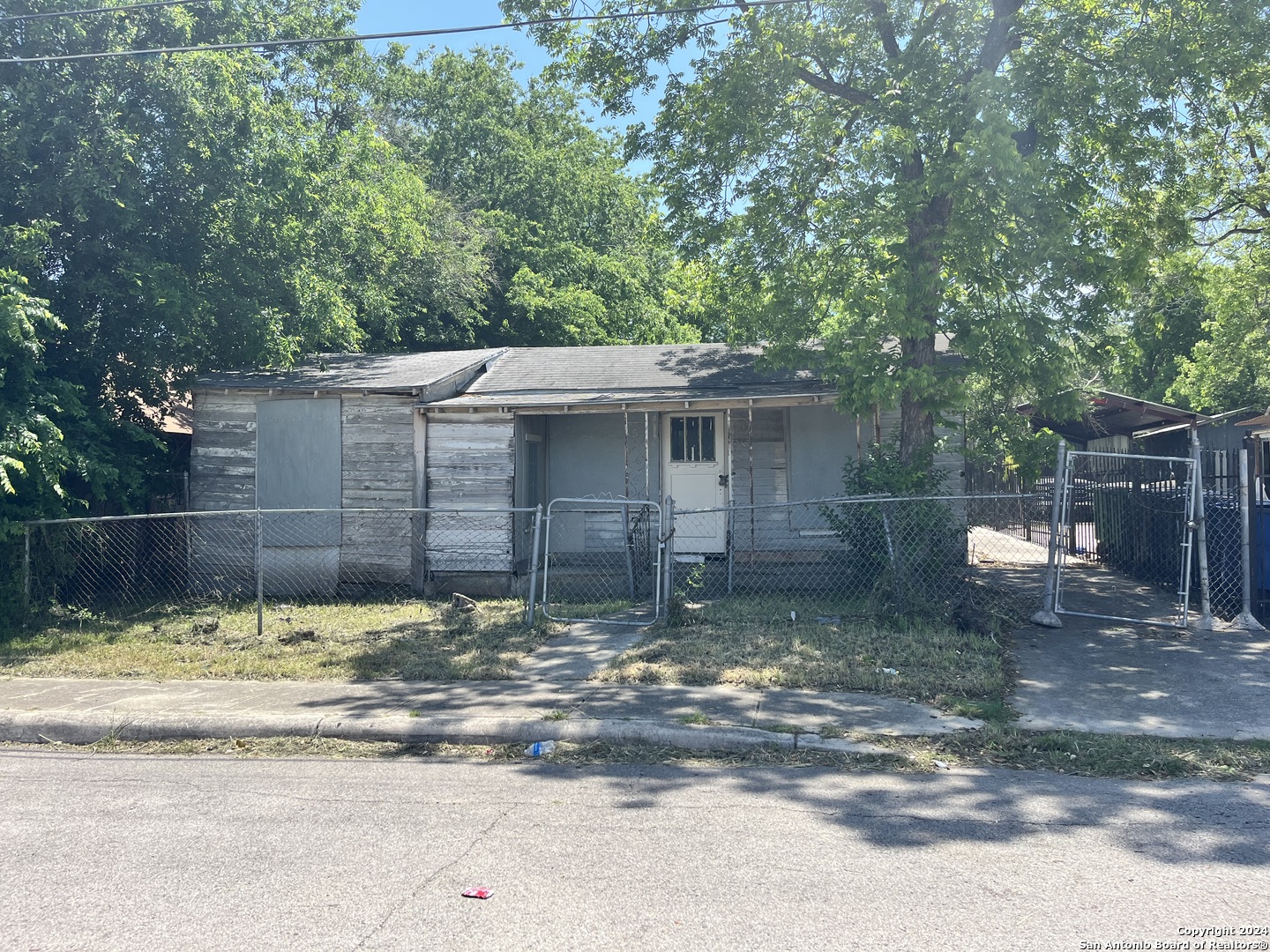 Paso Hondo , San Antonio, TX 78202