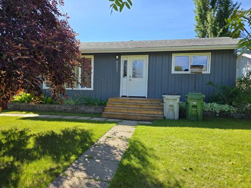 4233 7 Avenue, Edson, AB, T7E1A6 | Card Image
