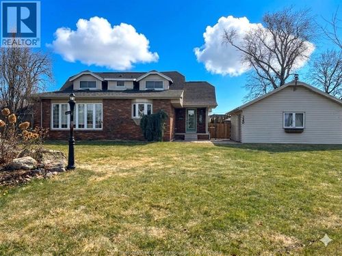 320 Lakeview Ave, Kingsville, ON, N9Y2E3 | Card Image