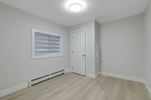 12509 77b Ave, Surrey, BC, V3W8L9 | Card Image