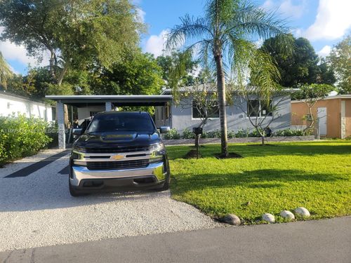 266 Ne 162nd St, Miami, FL, 33162-4351 | Card Image