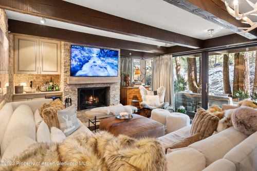 4a-1034 E Cooper Ave, Aspen, CO, 81611-2108 | Card Image