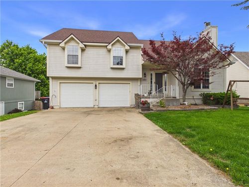 719 Brookside Dr, Warrensburg, MO, 64093-2574 | Card Image