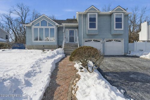 13 Heritage Dr, Howell, NJ, 07731-2937 | Card Image