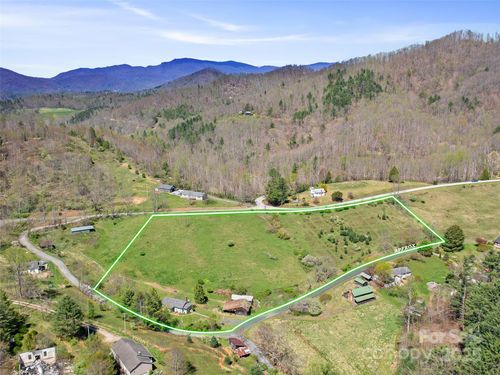 1 Gordon Silvers Rd, Bakersville, NC, 28705-7220 | Card Image