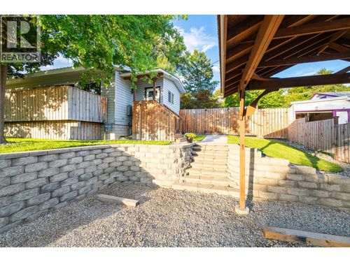 606 6 Ave S, Creston, BC, V0B1G3 | Card Image