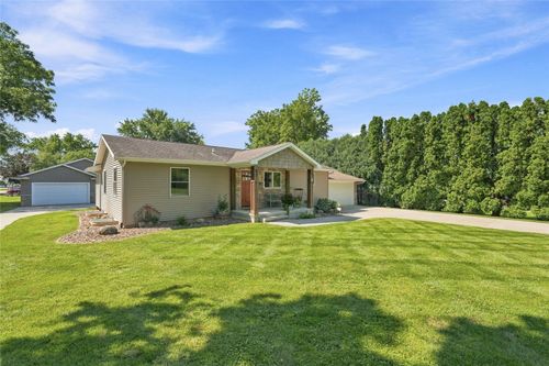 506 D St Sw, Mount Vernon, IA, 52314-1753 | Card Image