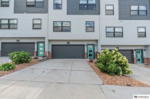 3105 Mayberry Plz, Omaha, NE, 68105-2073 | Card Image