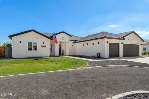 18717 E Chestnut Dr, Queen Creek, AZ, 85142-2236 | Card Image