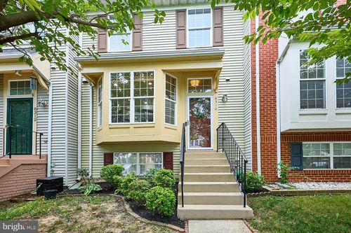 8310 Ewing Pl, MANASSAS, VA, 20109-8243 | Card Image