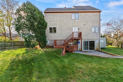 1 Rodeo Dr, Barrington, RI, 02806-1008 | Card Image