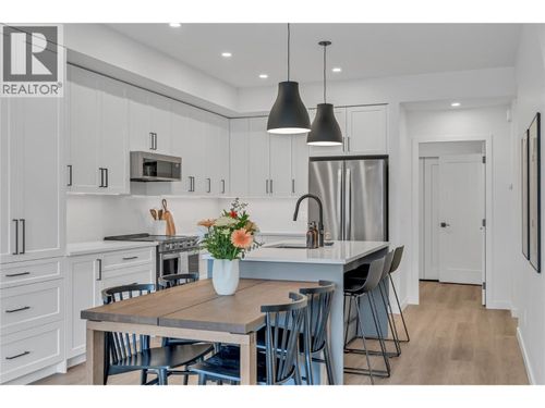 104-695 Victoria Dr, Penticton, BC, V2A5N5 | Card Image