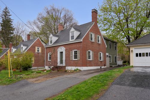 102 Lake Street, Auburn, ME, 04210 | Card Image