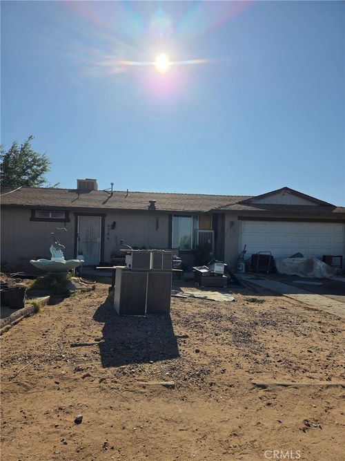 9286 Espada Ave, Hesperia, CA, 92345-6408 | Card Image