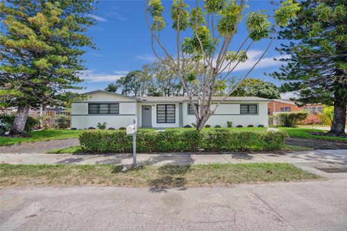 740 Ne 181st St, Miami, FL, 33162-1162 | Card Image