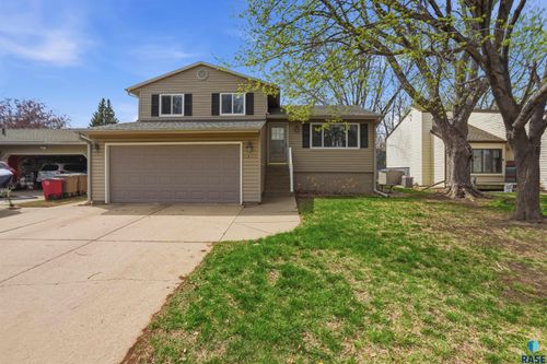 1817 S Berkshire Blvd Boulevard, Sioux Falls, SD, 57005 | Card Image