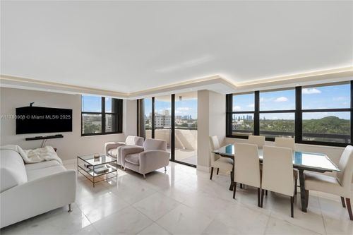 apt-812-2555 Collins Ave, Miami Beach, FL, 33140-4759 | Card Image