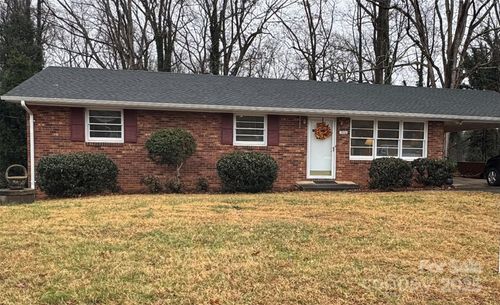 1922 30th St Ne, Hickory, NC, 28601-3226 | Card Image