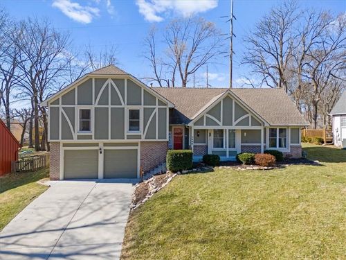 7006 Long Ave, Shawnee, KS, 66216-2659 | Card Image