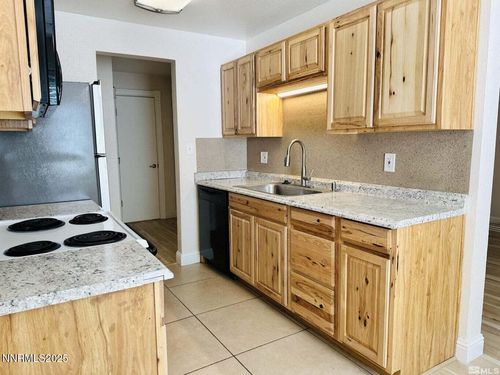 apt-207-3927 Clear Acre Ln, Reno, NV, 89512-4205 | Card Image