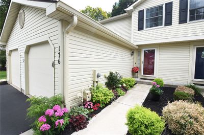 176 Courtshire Lane, Townhouse with 2 bedrooms, 1 bathrooms and null parking in Penfield NY | Image 3