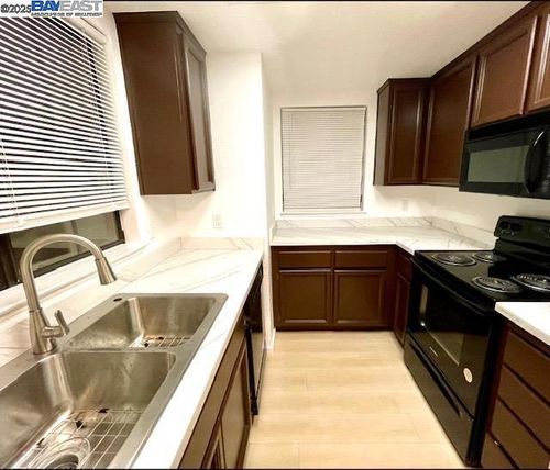 34631 Musk Ter, Fremont, CA, 94555-2787 | Card Image