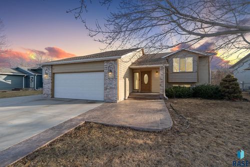 5417 W Oak St Street, Sioux Falls, SD, 57106 | Card Image