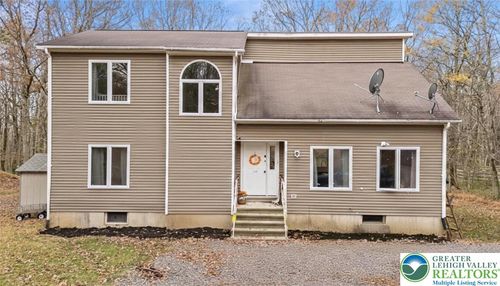 219 Mountain View Dr, Jim Thorpe, PA, 18229-9555 | Card Image